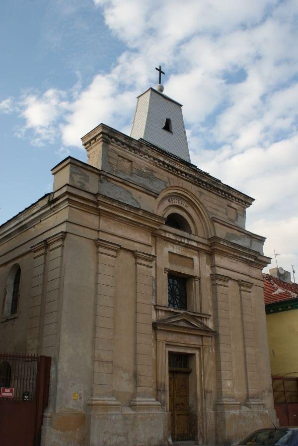 kościół ewangelicki na Placu Kościuszki w Tomaszowie - jeden z najstarszych zabytków Tomaszowa (1825-1832)