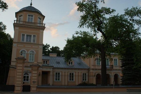 Pałac Ostrowskich w Tomaszowie z 1812r. //obecnie siedziba muzeum//