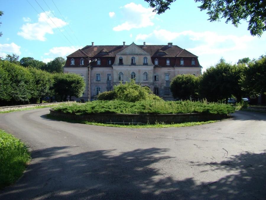 Jerzmanowa, XVIII-wieczny pałac, wlasność prywatna