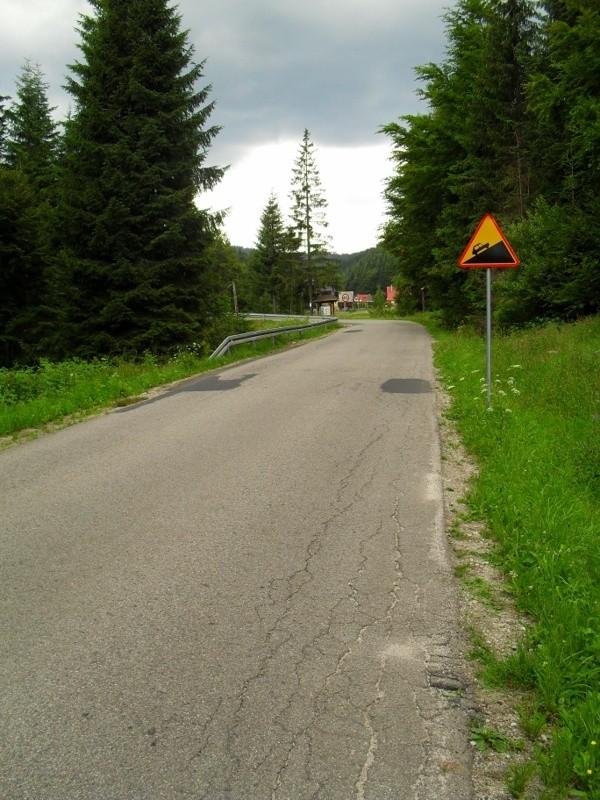Początek właściwego podjazdu na przełęcz, tylko niecałe 2km:D