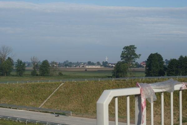widok z wiaduktu nad S8 w Jadwigowie