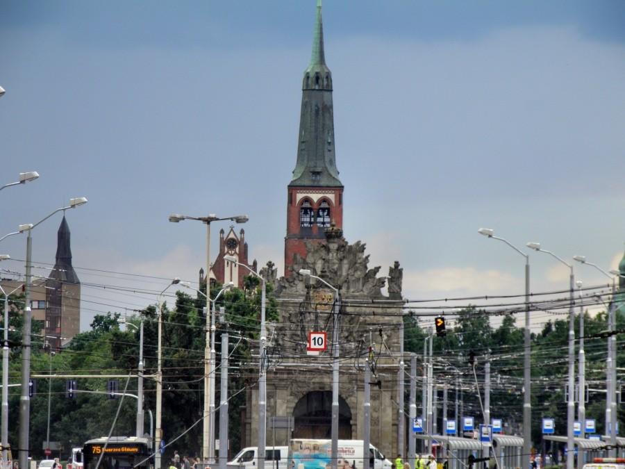 Widok z kładki nad ulicą Wyszyńskiego - tuż przed burzą.