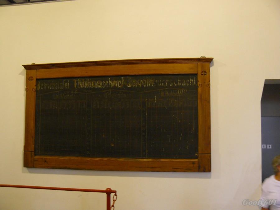 Dwujęzyczna tablica