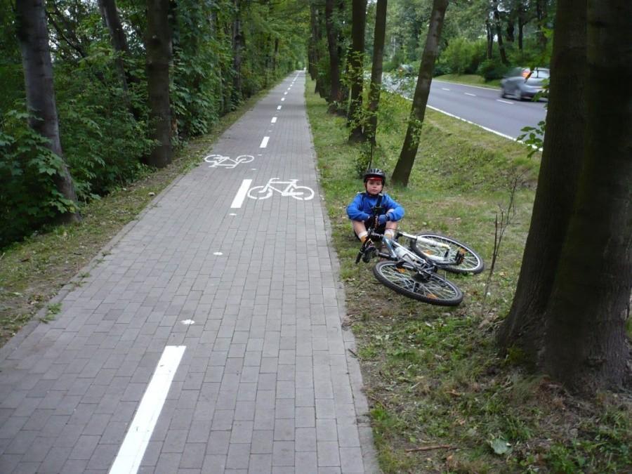 Odpoczynek przy drodze dla rowerów