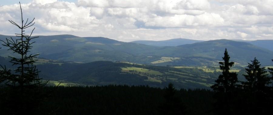 Widoki z trasy powalają i znów Pradziada widać :)
