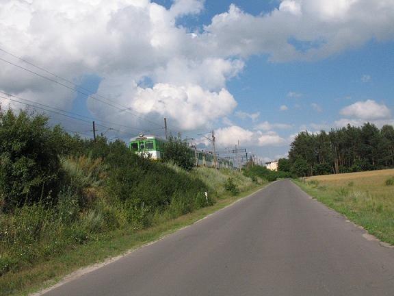 po drodze do Czarnego Lasu wyprzedza nie skład do Góry Kalwarii