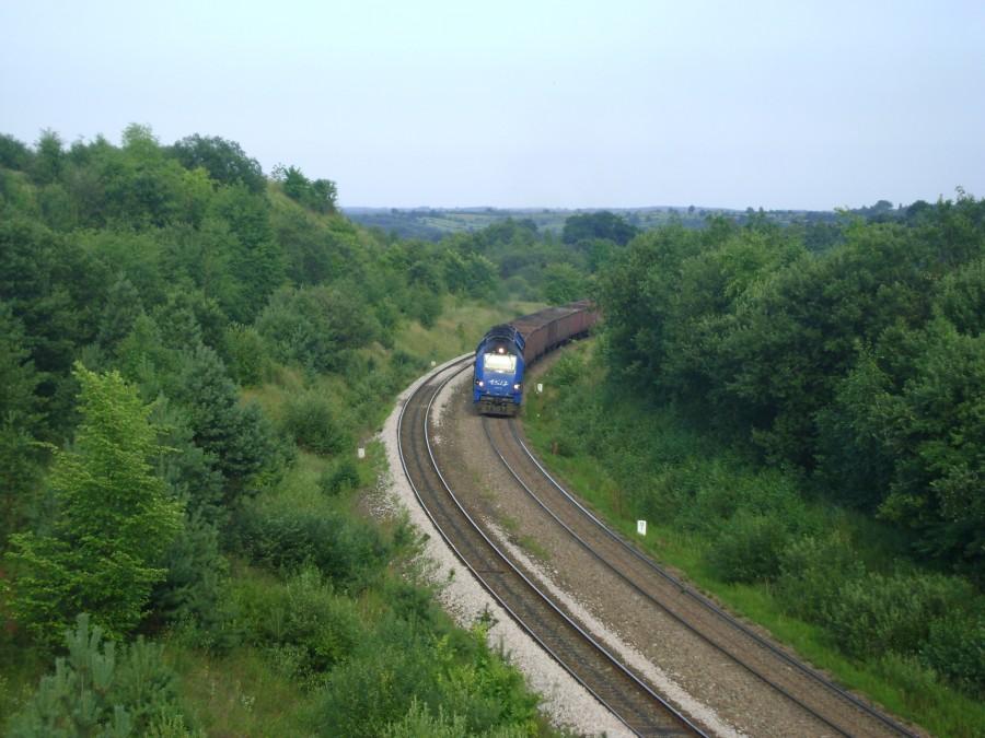 ST40 PKP LHS walczą z podjazdem w Szozdach