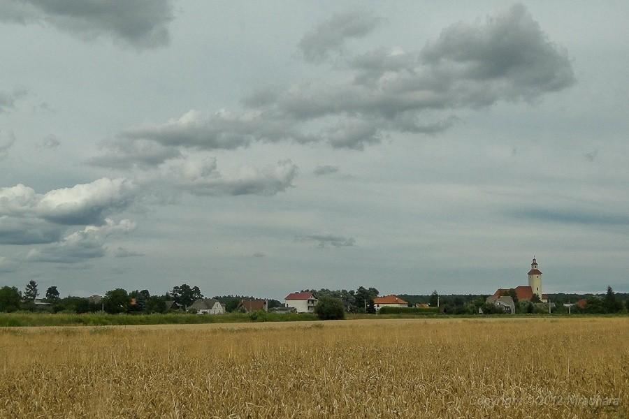 chmurki nad Nową Wsią