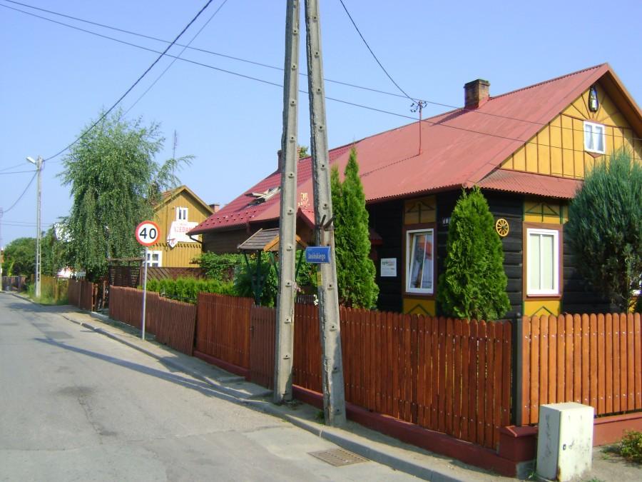 Ulica Jasińskiego w Tarnobrzegu z zabytkowymi domami