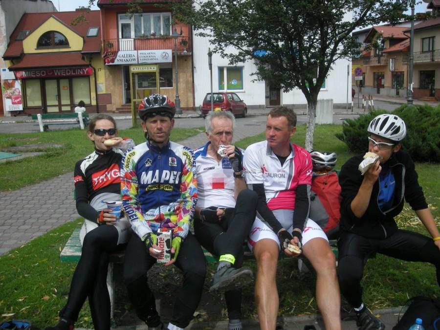 Peta Orbita 2012 - czołówka koksuje się w Szczekocinach.