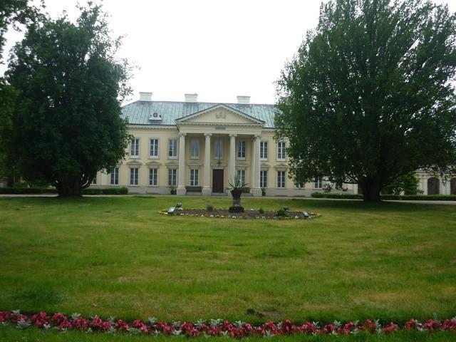 Pałac w Walewicach