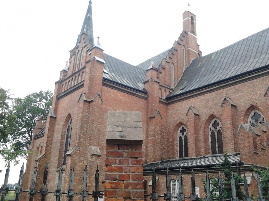 Ceglany kościół w Nowej Brzeźnicy