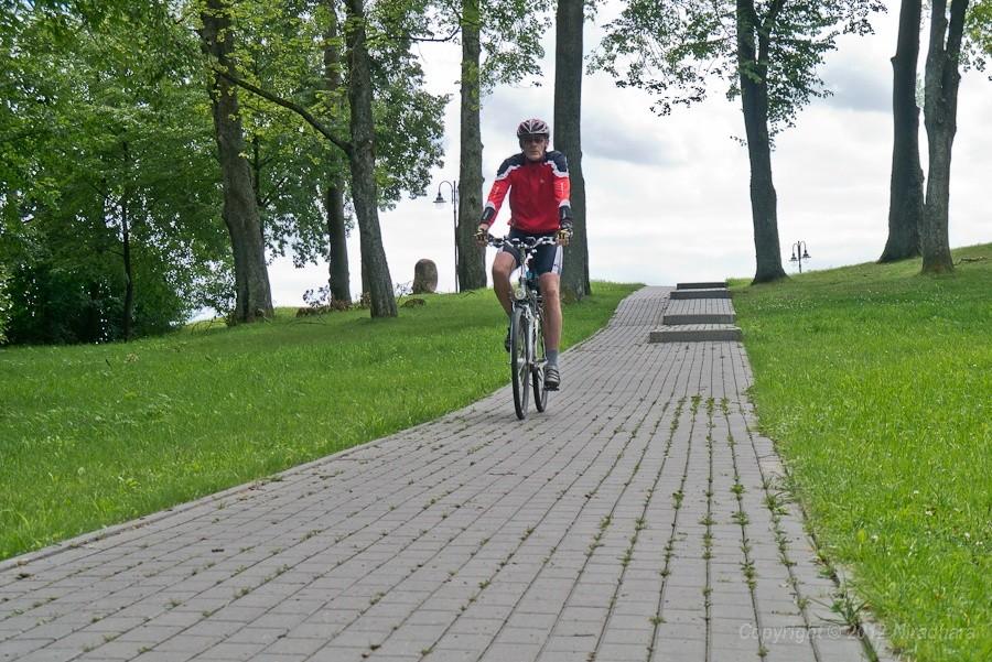 Kajman zjeżdża z Góry Stołowej