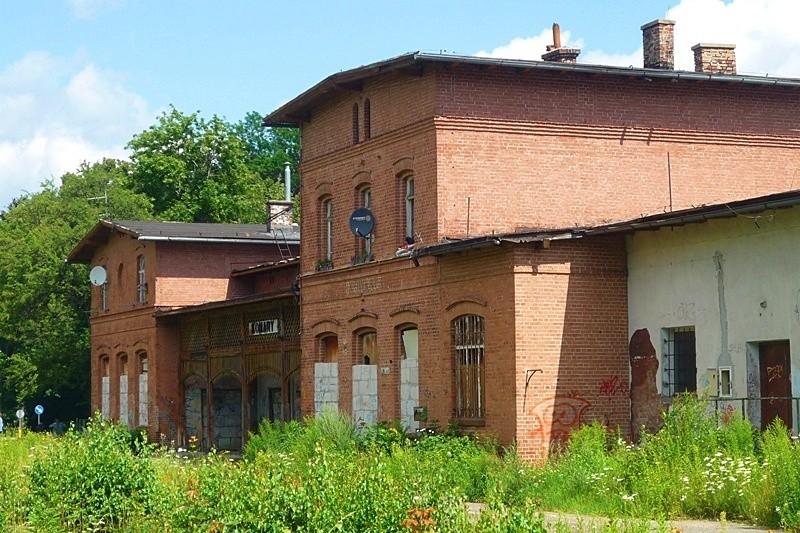 Nieczynna stacja kolejowa w Kowarach