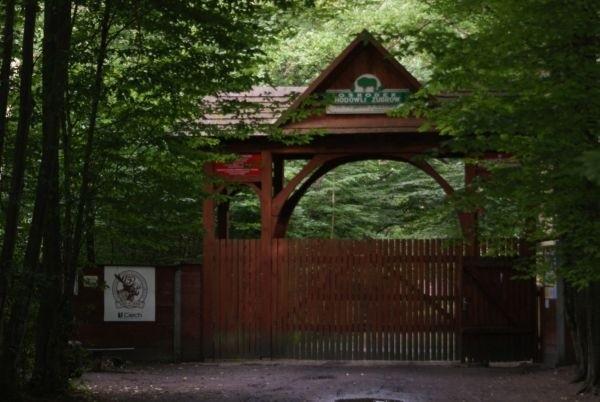 główne wejście do Rezerwatu Hodowli Żubrów koło Smardzewic (Kampinowski Park Narodowy)
