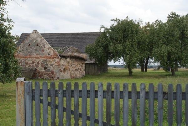 w Brzustowie