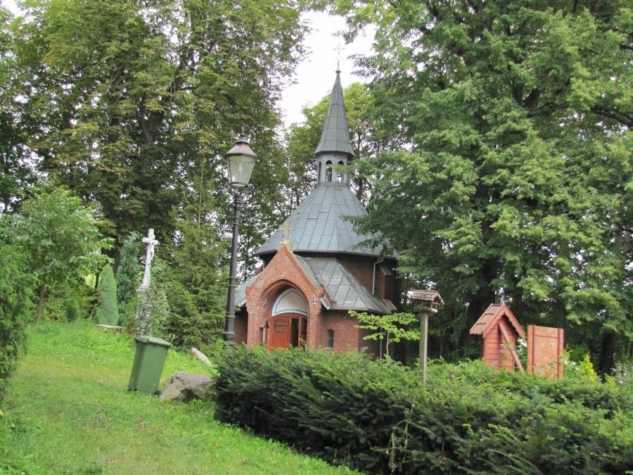 Pietrowice Wielkie , kaplica niedaleko drewnianego kościoła