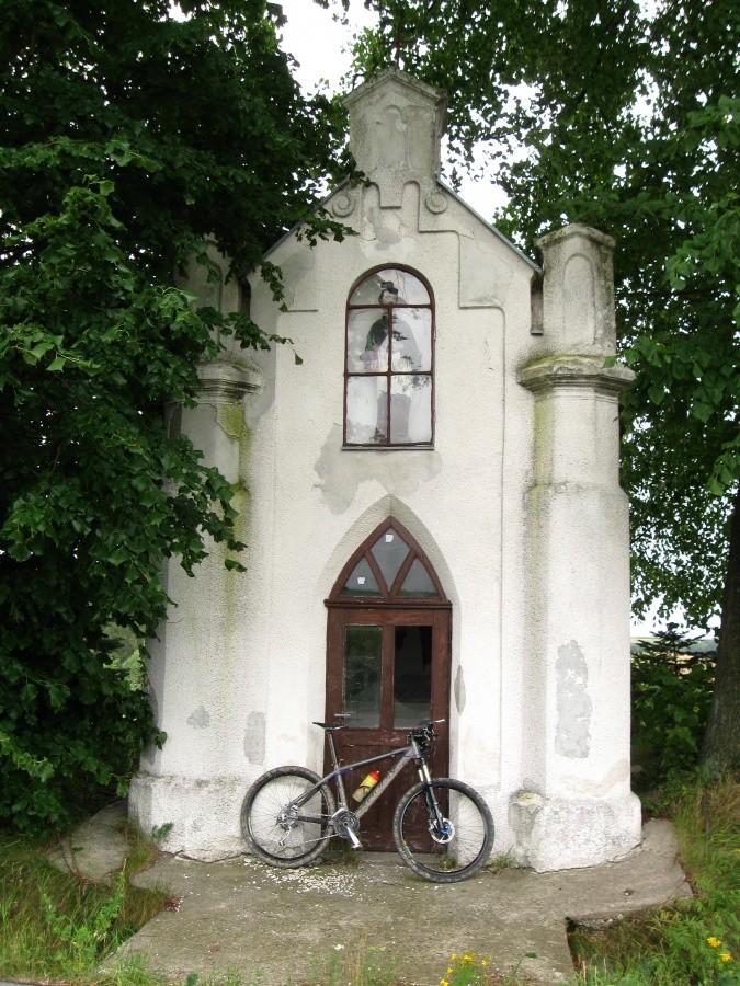 Zapomniana kapliczka.
