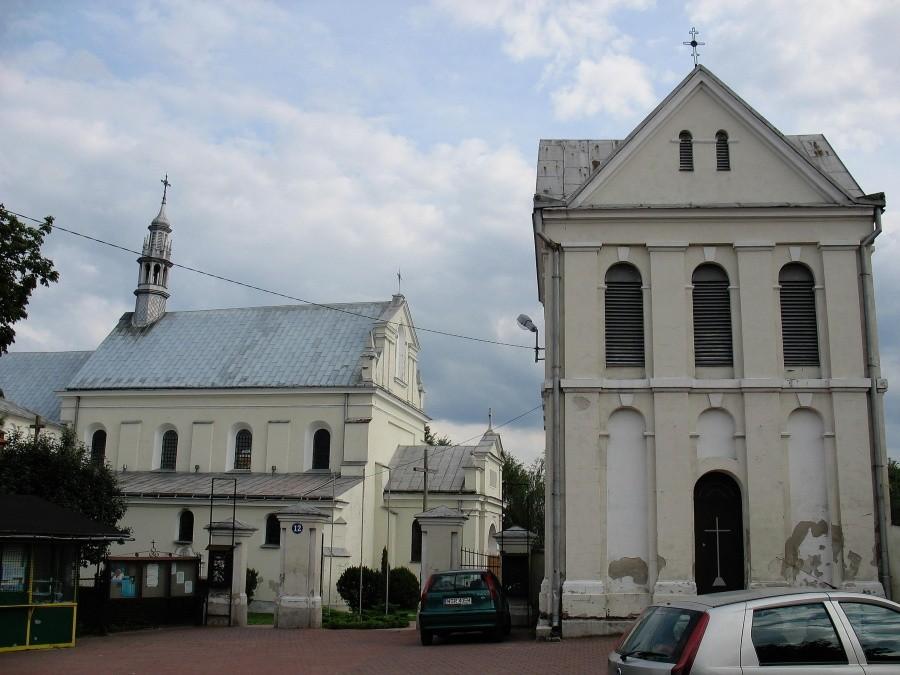 Warka - kościół św. Mikołaja Biskupa, od ul. Farnej