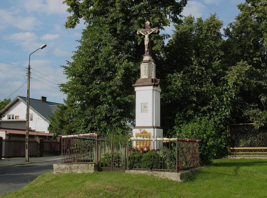 Warka - krzyż przy ul. Pułaskiego