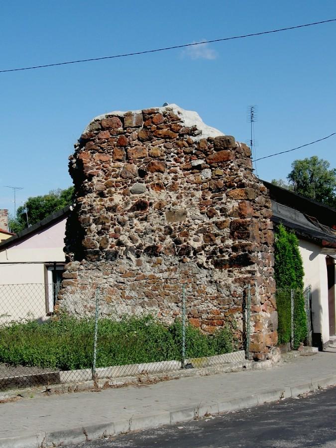 Przedbórz - fragment muru obronnego z XV