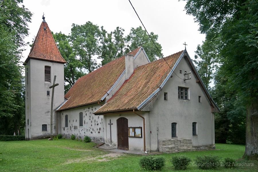 kościół w Nakomiadach