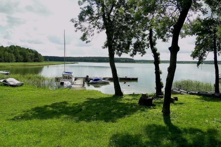 Mijamy jezioro Jagodne