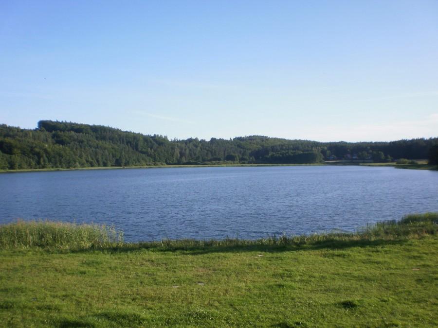 Widok na Jezioro Trzebno w Ostrzycach