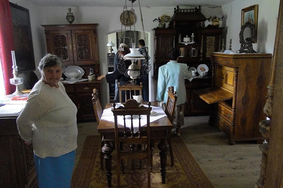 A za wszystko pani z lewej kasuje dyszkę od łebka