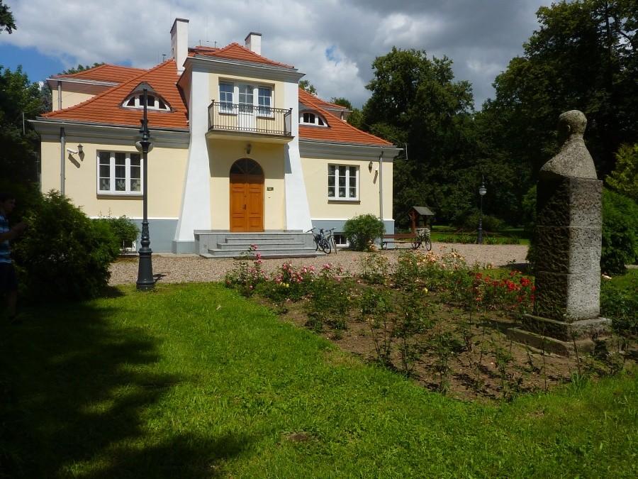 Willa Krzewnia - Dom Aleksandra Świętochowskiego. Muzeum Pozytywizmu w Gołotczyźnie