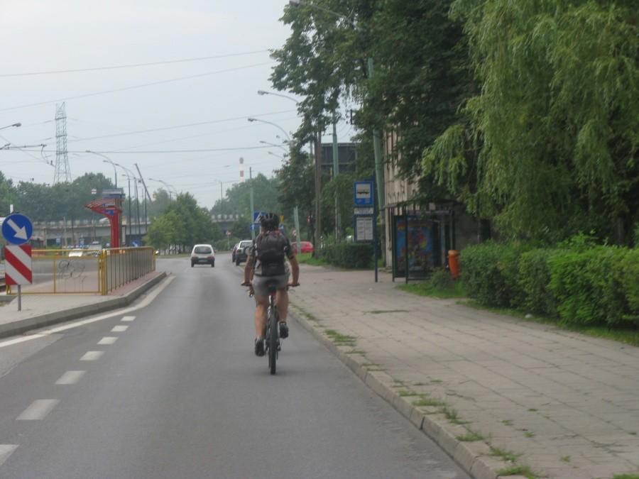 Tomek w pogoni za kolarką ;p