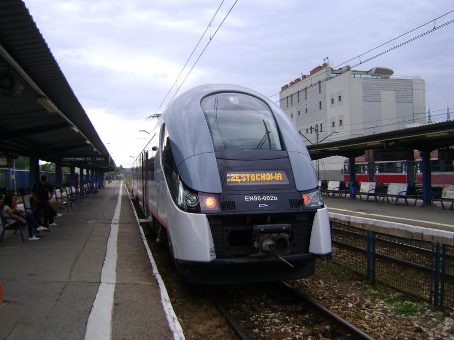 "ELF"- EN96-002b na stacji Kielce Główne