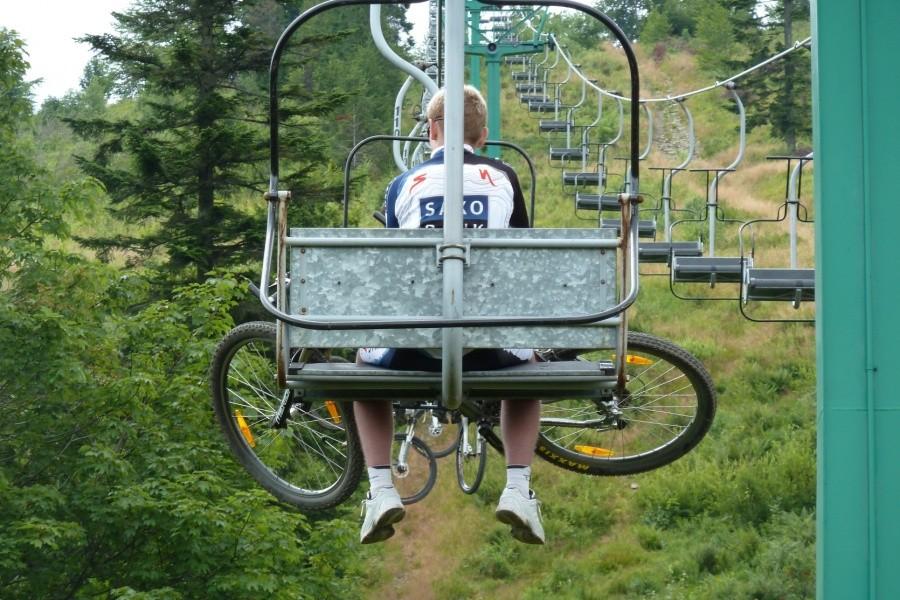 Mój idol: rower XC na Vkach, zero ochraniaczy, zero kasku...