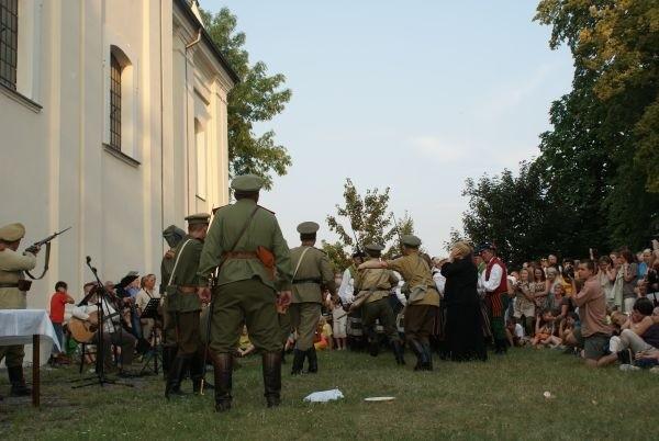 ale ten zdołał uciec i uratował się przed śmiercią