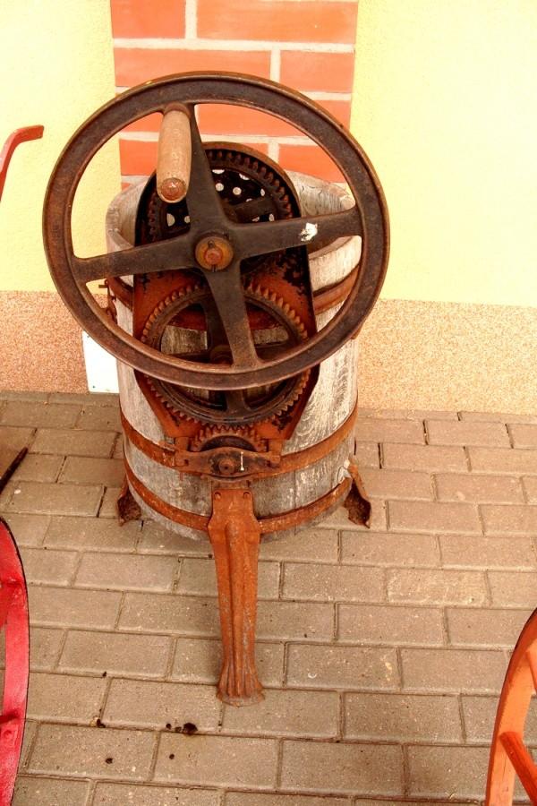 Muzeum techniki rolniczej w „Jeziornej Osadzie” w Gnojewie