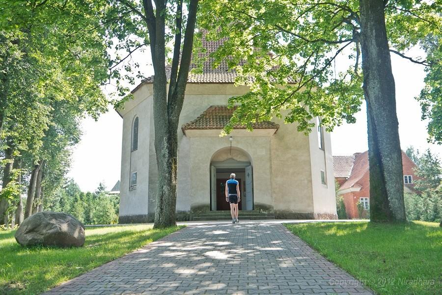 kościółek w Pozezdrzu