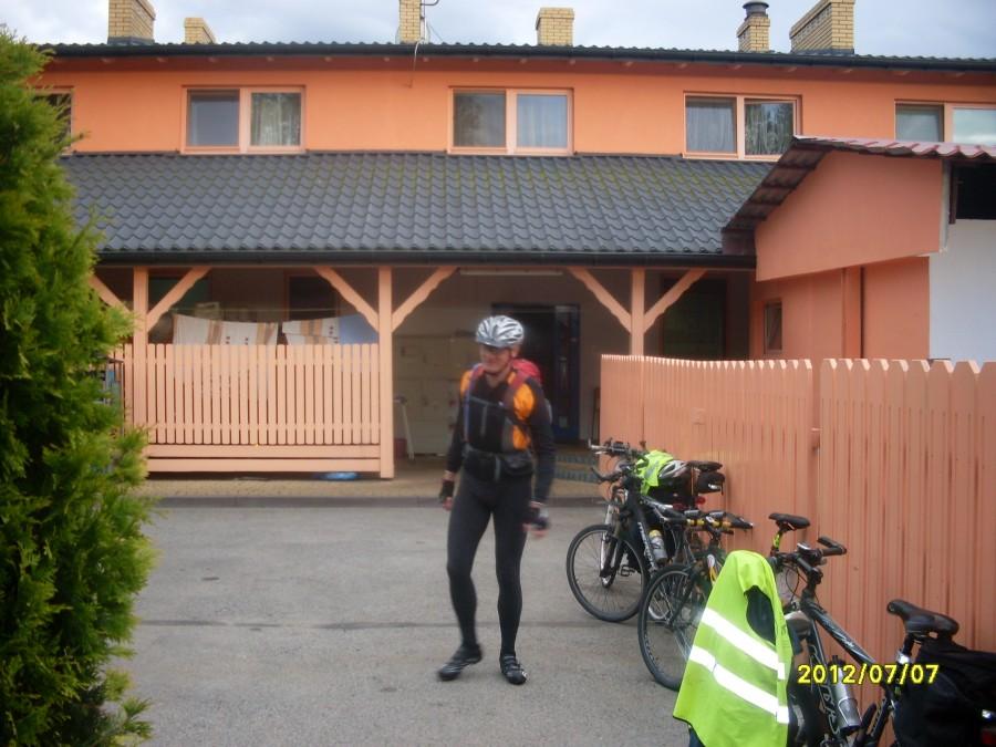 Peta Orbita 2012 - Sikor dociera do Słodkiego Bufetu w Krzepicach