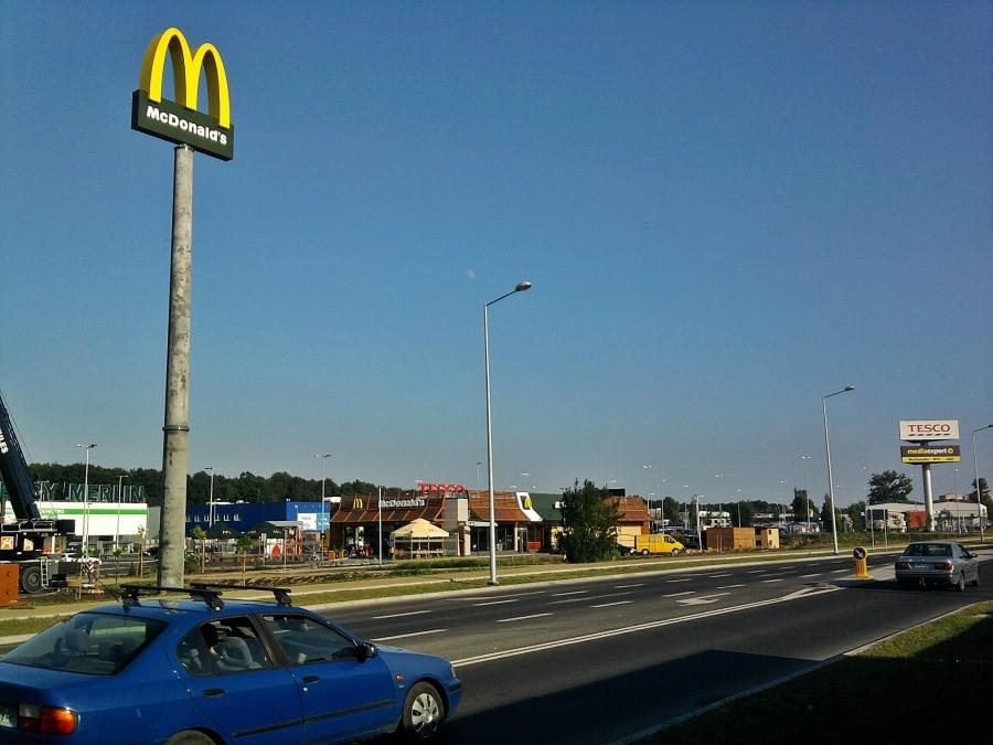 Ostatnie przygotowania do otwarcie mekdonaldu:))