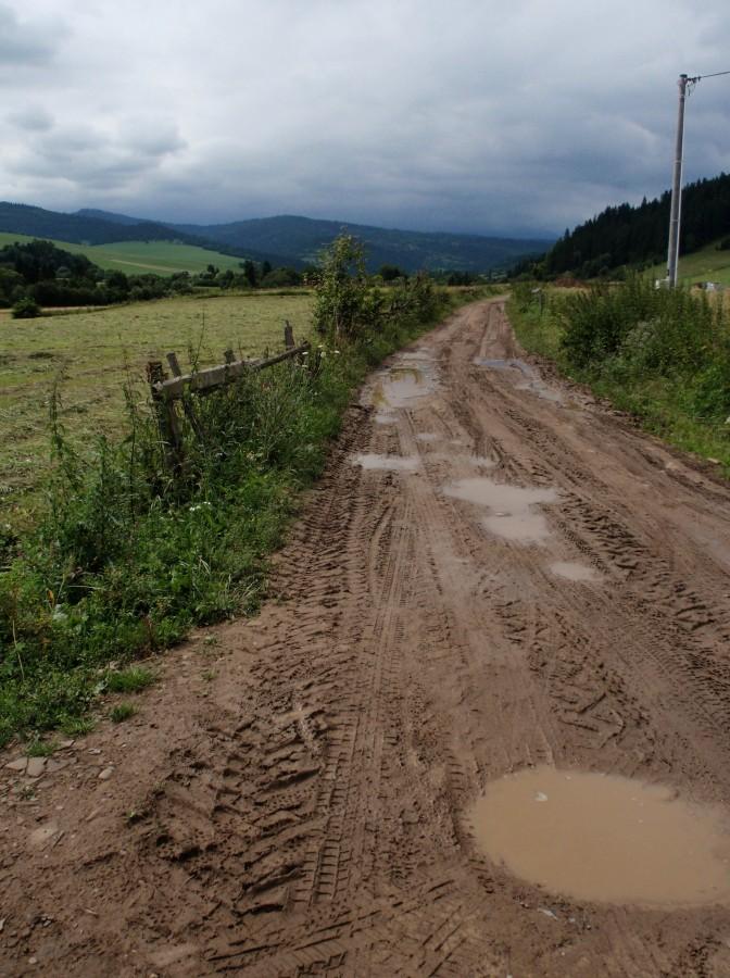 Znów rozmiękła glina.
