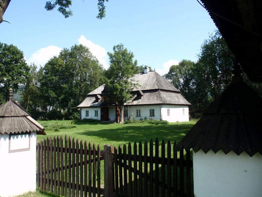 Łopuszna, zespół dworski