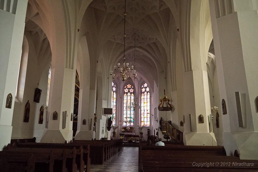 wnętrze bazyliki