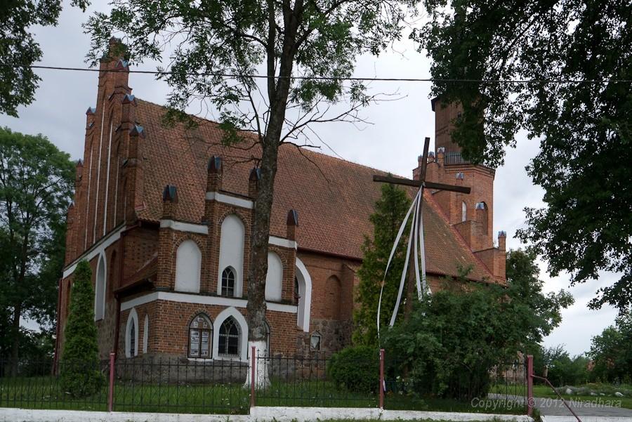 przydrożny kościółek