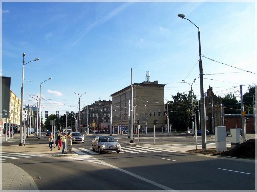 Skrzyżowanie-gigant na Bramie Portowej.