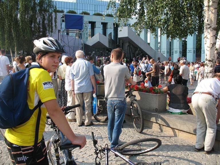 rowerzyści Powstańcom i wcale nie masowo (w sensie masy krytycznej)
