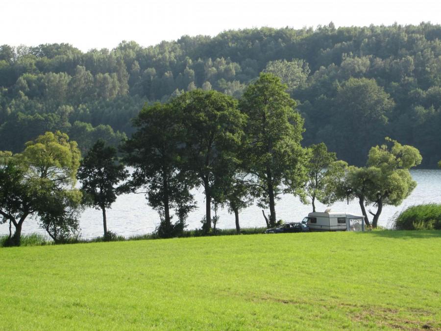 Widok na Jezioro Brodno Małe niedaleko Zawór