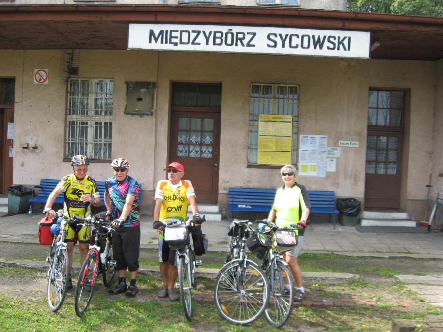 Z dworca PKP startujemy na bursztynowy szlak rowerowy (odcinek wielkopolski)