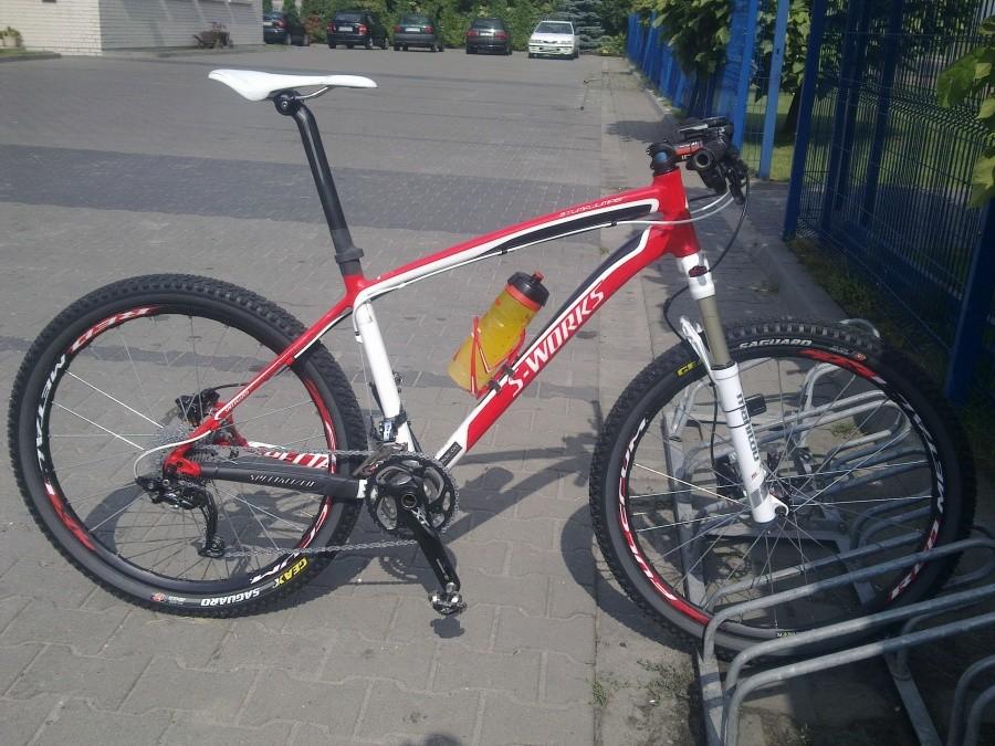 Ścigacz odpoczywa a ja konsumuje :-)