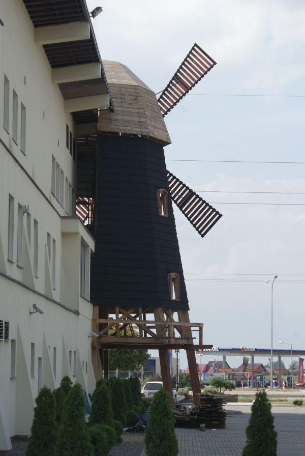 w środkowej Polsce też są wiatraki :)