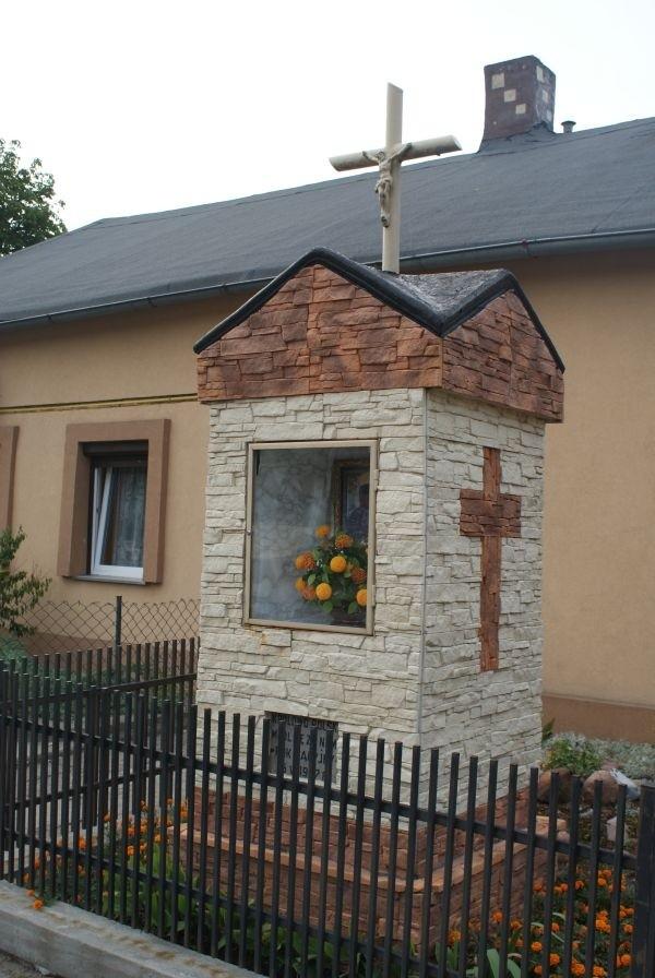 kapliczka na ul. Mireckiego