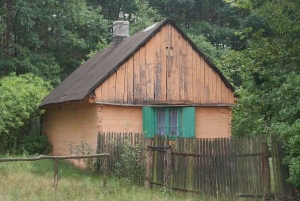 drewniana chata gdzieś po drodze